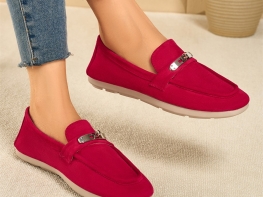 Flat shoes