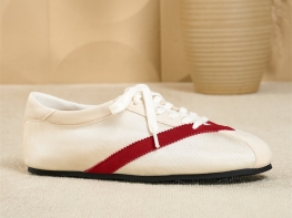 Flat shoes